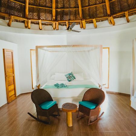 Uuttaaka Eco-Hotel Palomino Exterior photo